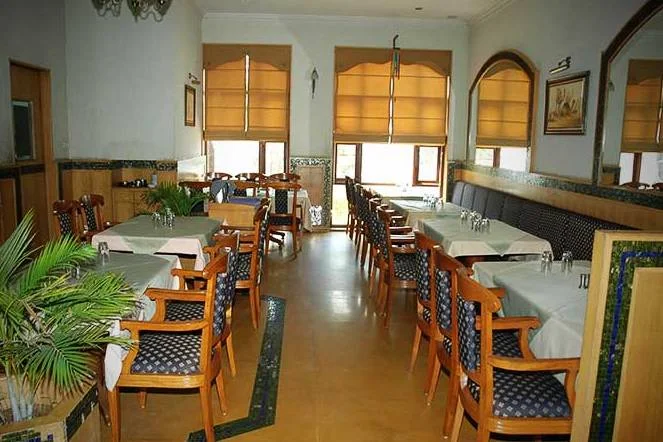country club kandivali