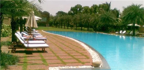 country club swimming pool